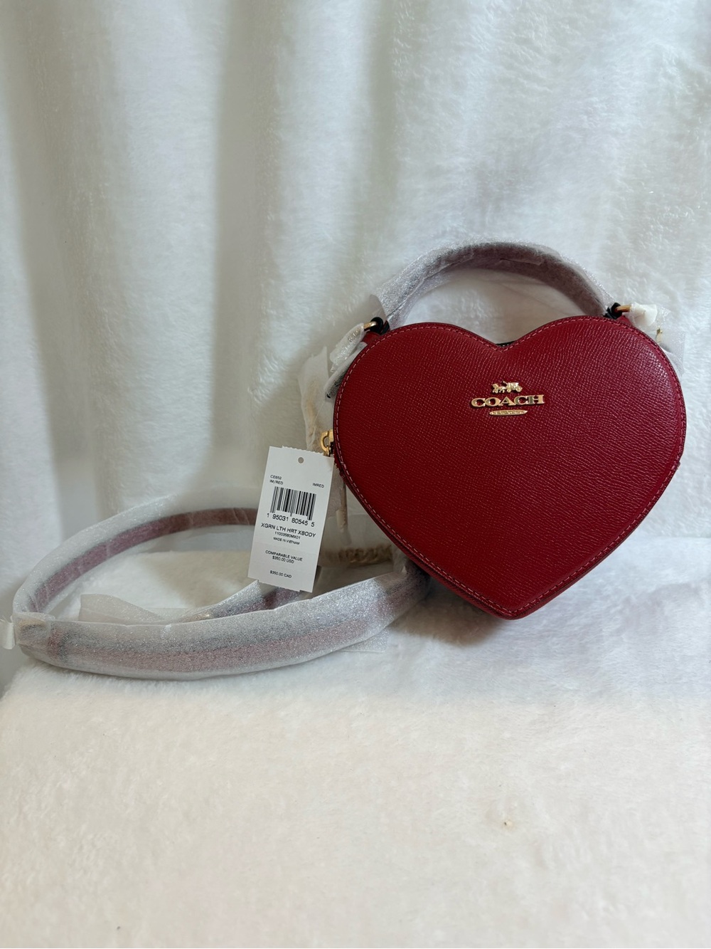 *NWT* Coach Heart Crossbody (Red)